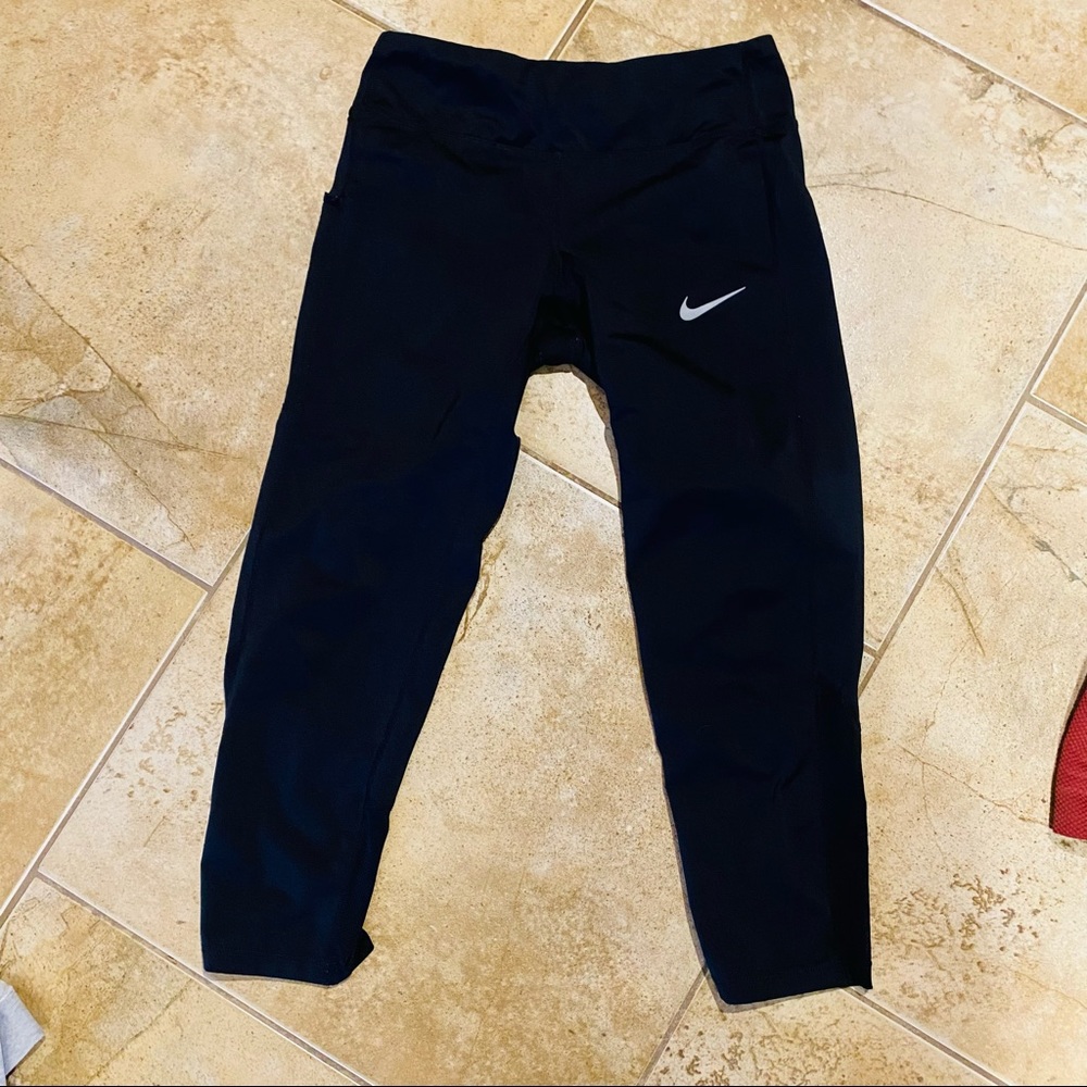 Nike dri-fit crop leggings